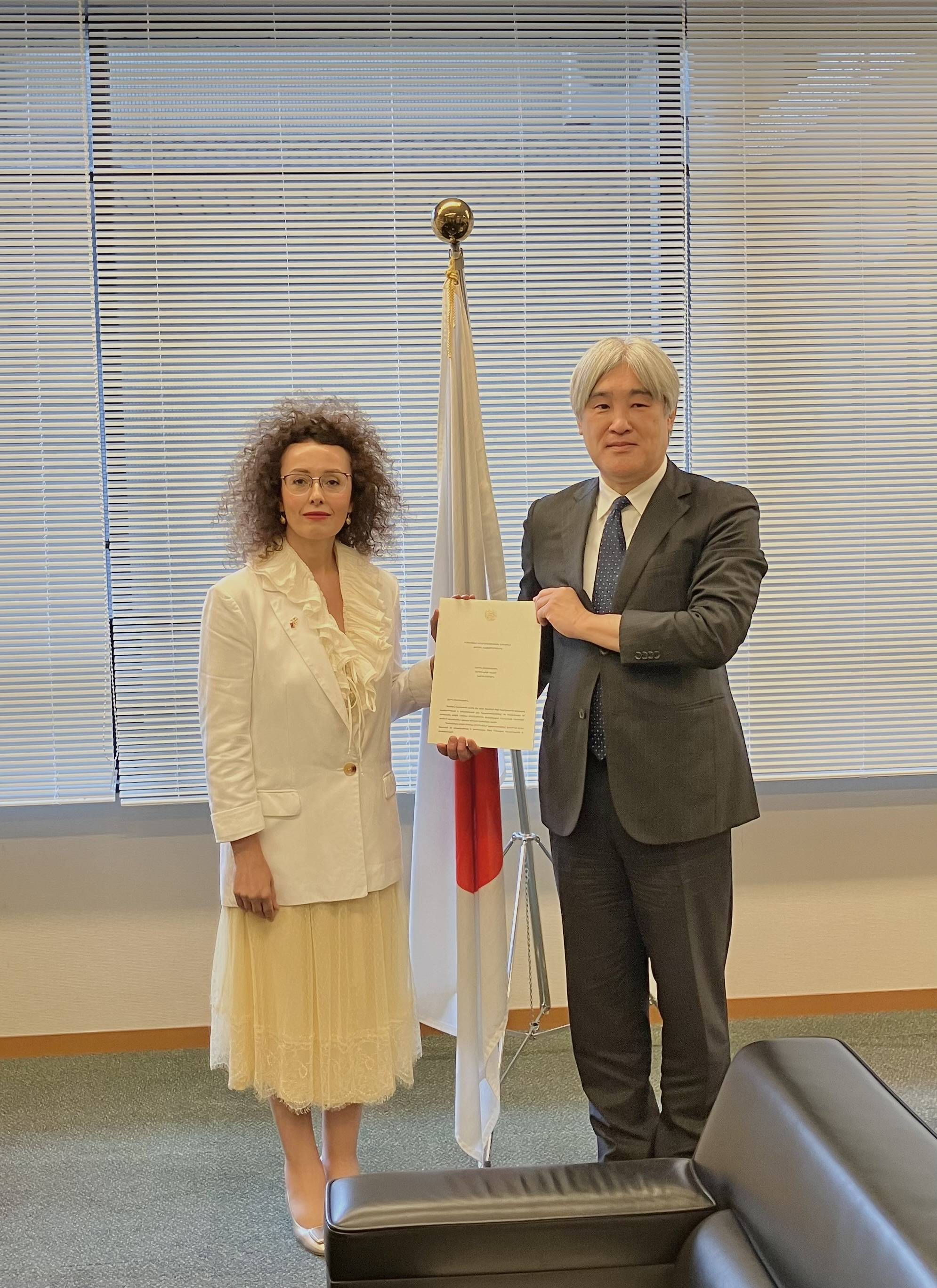 Դեսպան Մոնիկա Սիմոնյանն իր հավատարմագրերի պատճենն է հանձնել Ճապոնիայի ԱԳ նախարարության արարողակարգի ծառայության պետին